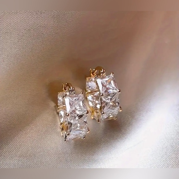 18K Gold Square-Cut Gemstone Huggie Hoop Earrings - Picture 1 of 6